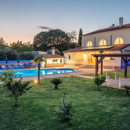 Via Flavia With Common Pool Labinci Exterior foto