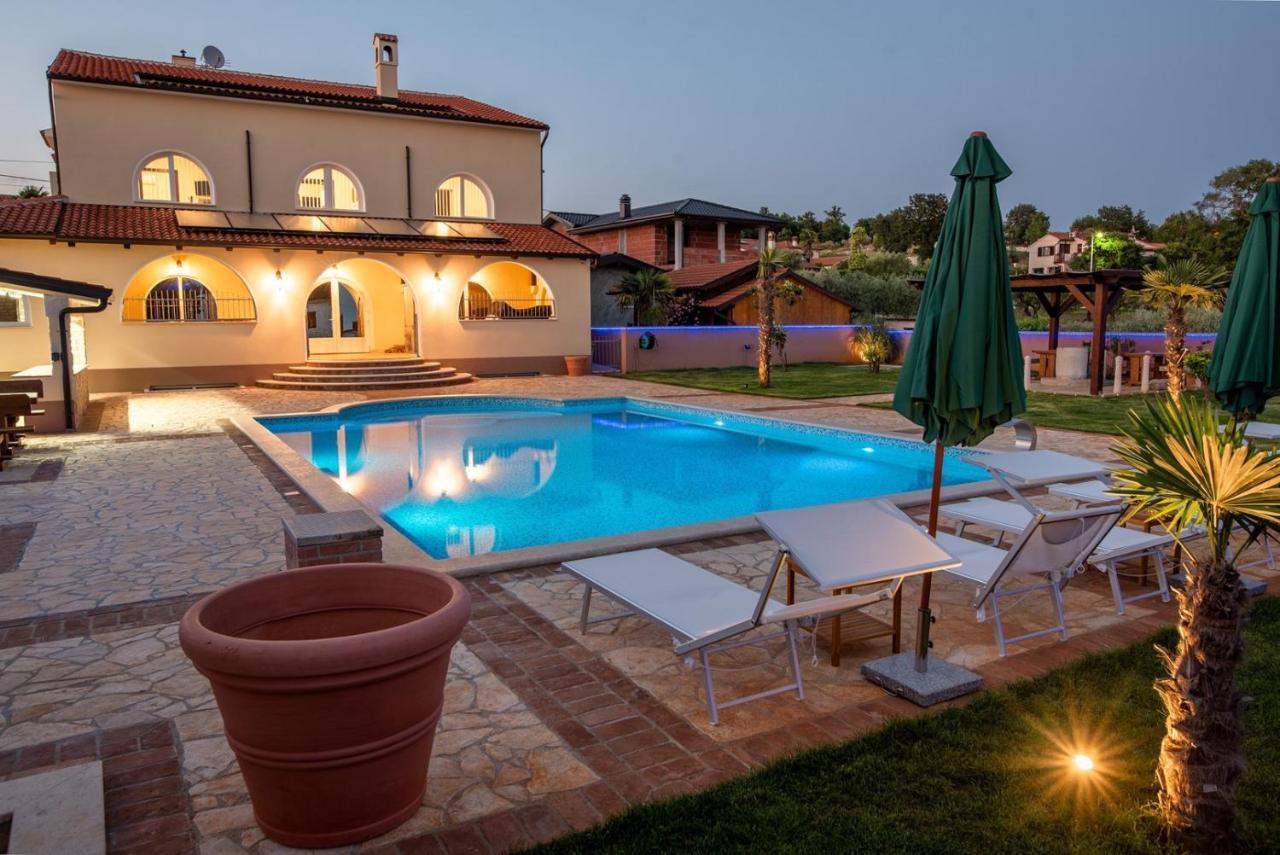 Via Flavia With Common Pool Labinci Exterior foto