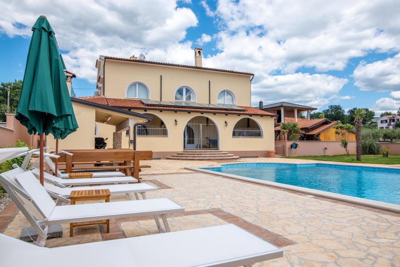 Via Flavia With Common Pool Labinci Exterior foto