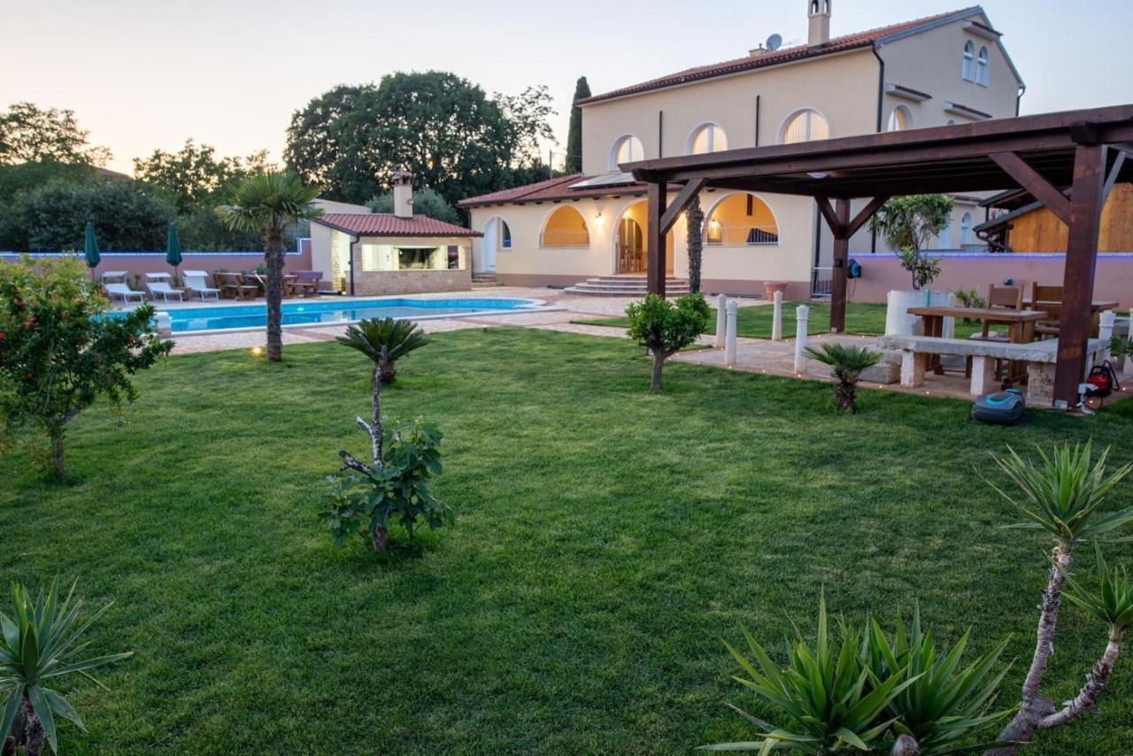 Via Flavia With Common Pool Labinci Exterior foto