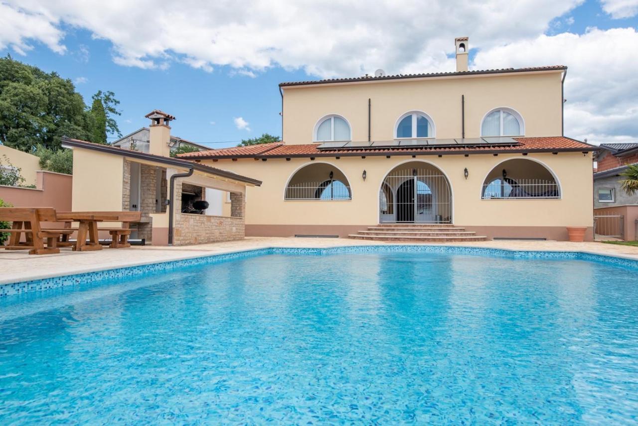 Via Flavia With Common Pool Labinci Exterior foto