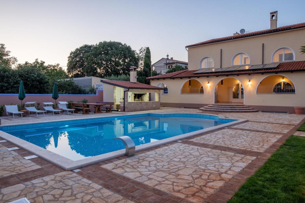 Via Flavia With Common Pool Labinci Exterior foto