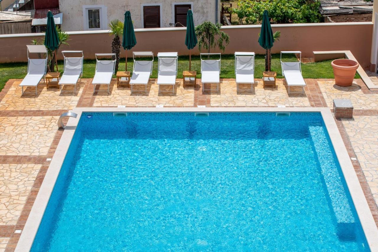 Via Flavia With Common Pool Labinci Exterior foto